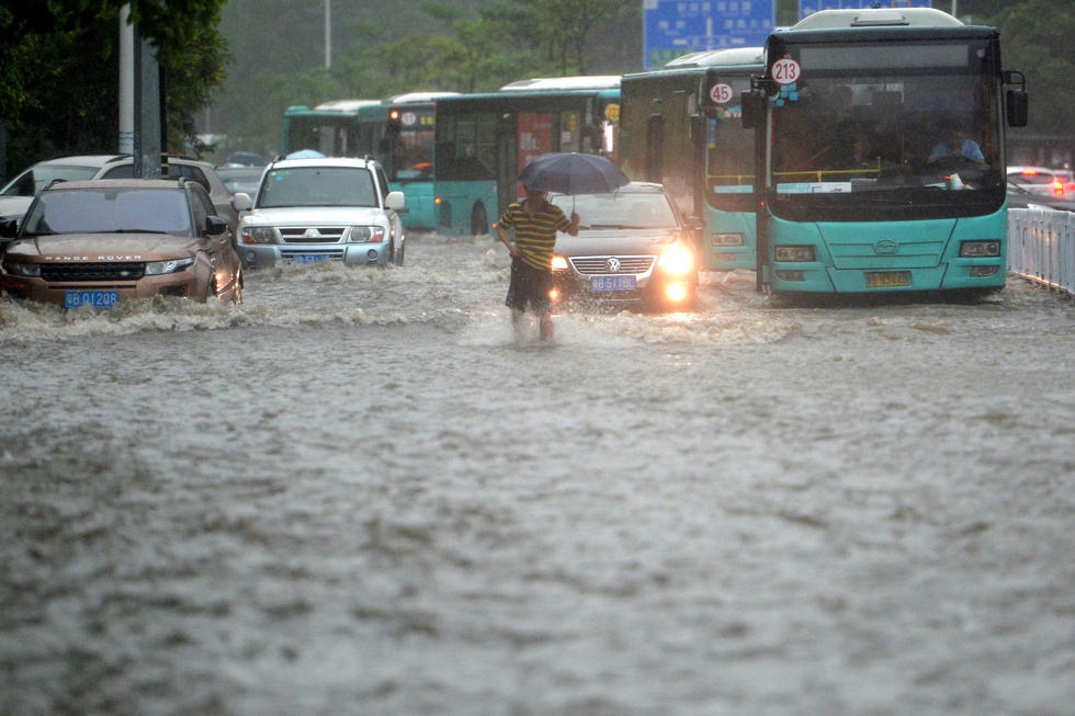 食品傳送帶廠家：廣東強(qiáng)降雨，你的快遞還好嗎