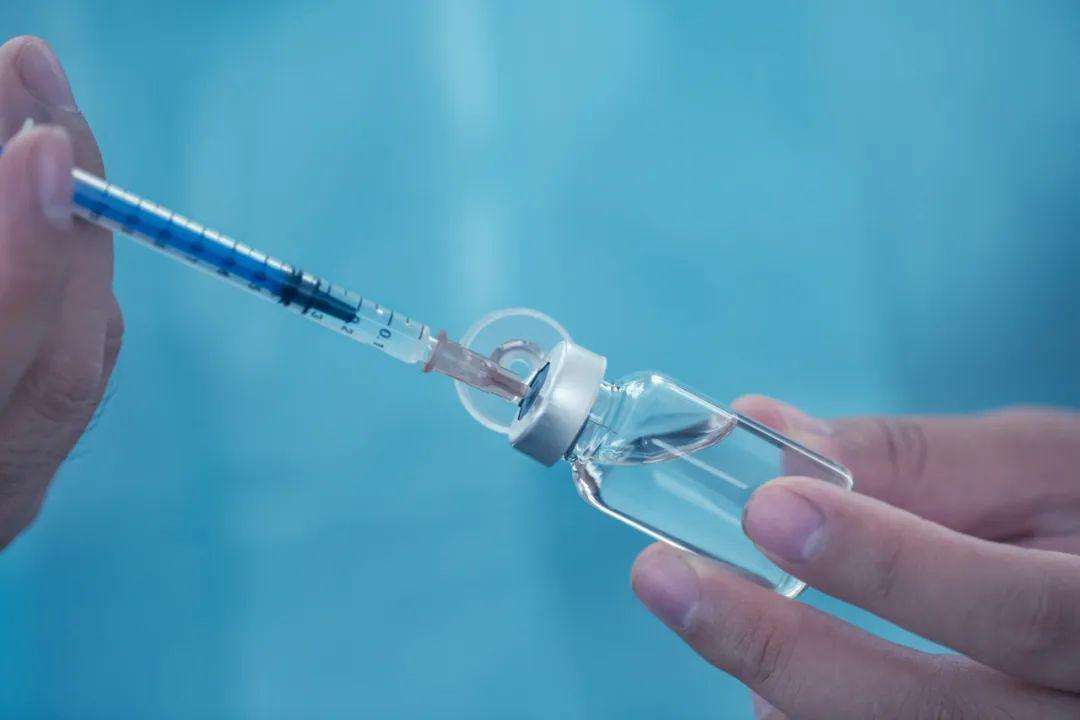 打了新冠疫苗還要戴口罩嗎？